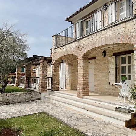 Camelina With New Private Pool Барат