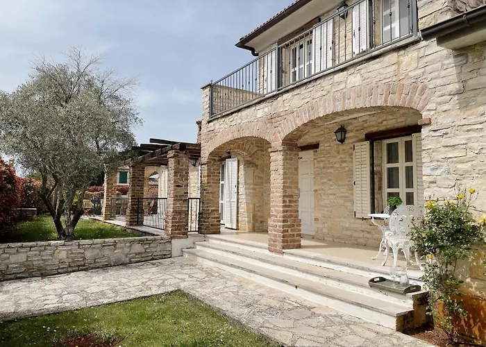 Camelina With New Private Pool Barat